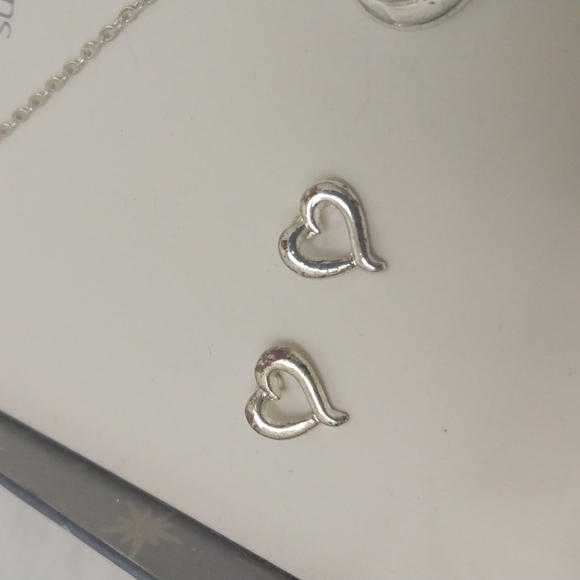 Willabee & Ward January set of necklace and earrings - Picture 4 of 8